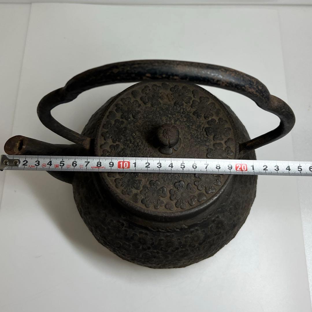 南部鉄瓶　岩鋳　桜尽　2608g 東N7-0902③