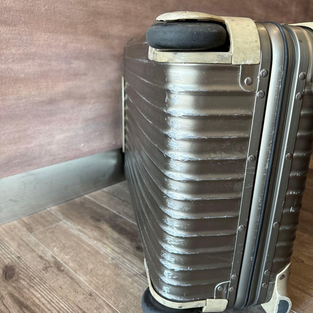 【希少】リモワRIMOWA トパーズ 2輪 ゴールド チタニウム