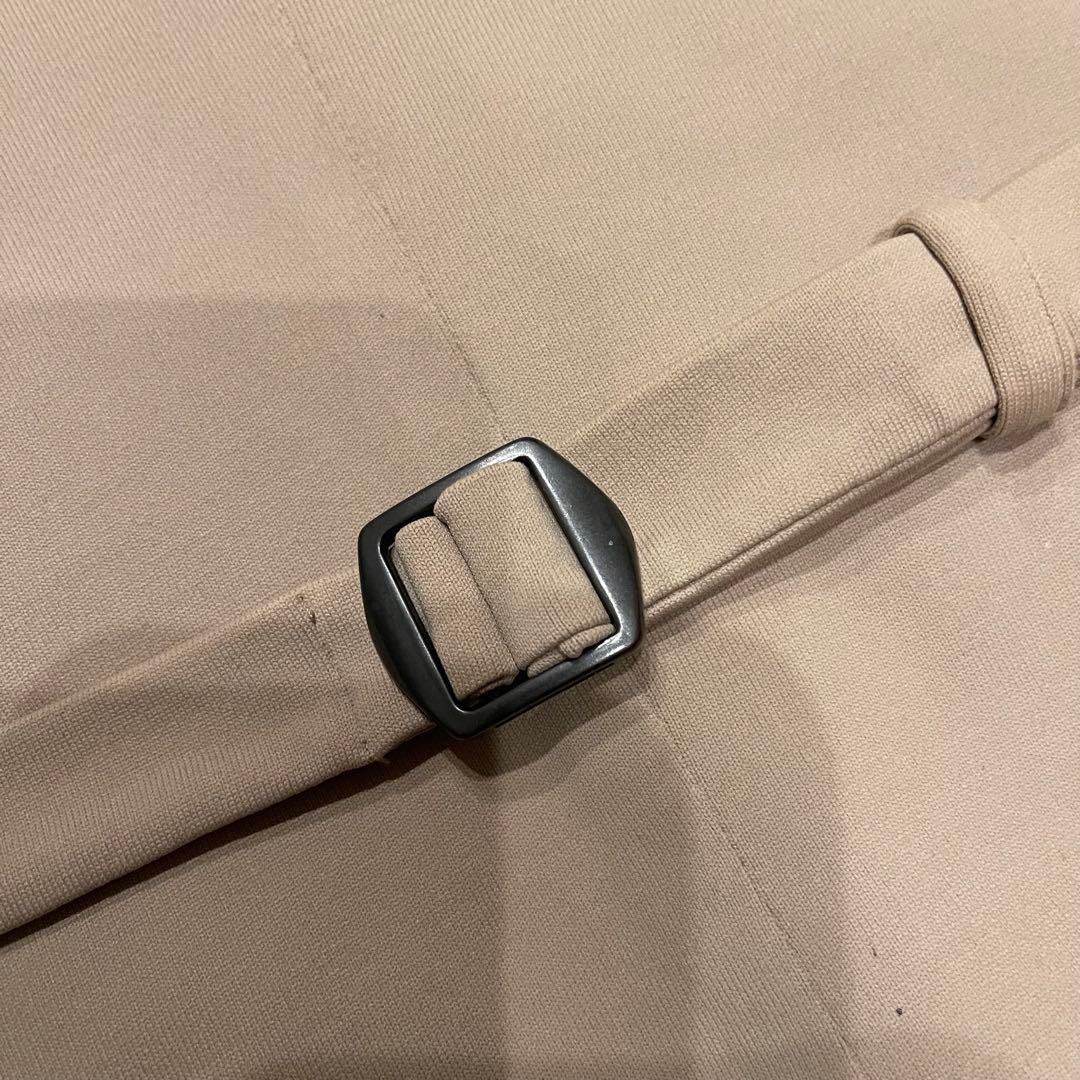 GIORGIO ARMANIジョルジュアルマーニ　ベージュ、ベスト