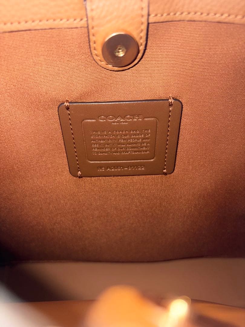 COACH ホワイトレザー ショルダーバッグ　タウン バケット 2way