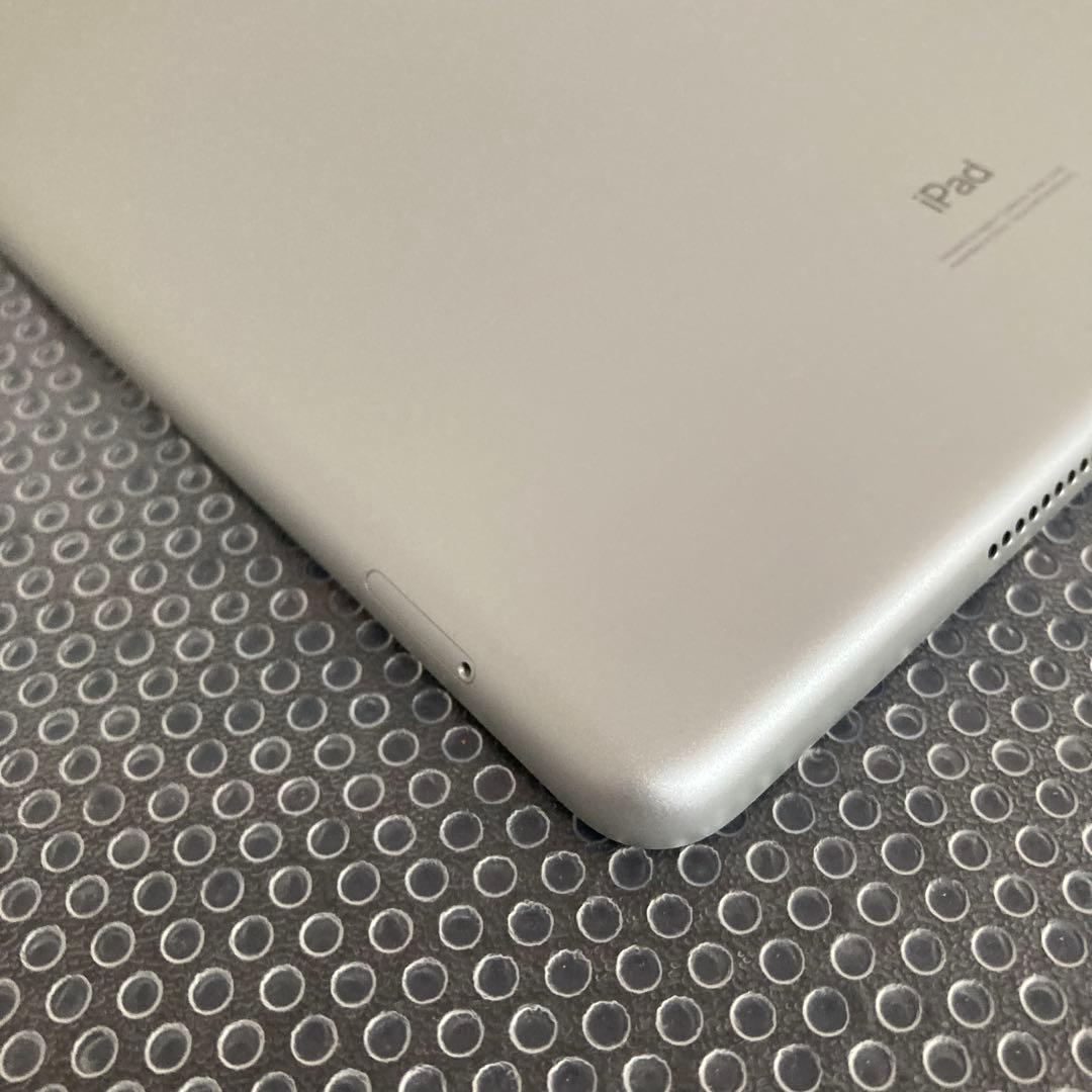 3048 電池良好☆比較的美品☆iPad7 第7世代 32GB SIMフリー☆