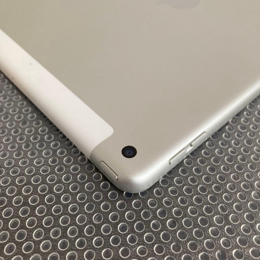 3048 電池良好☆比較的美品☆iPad7 第7世代 32GB SIMフリー☆
