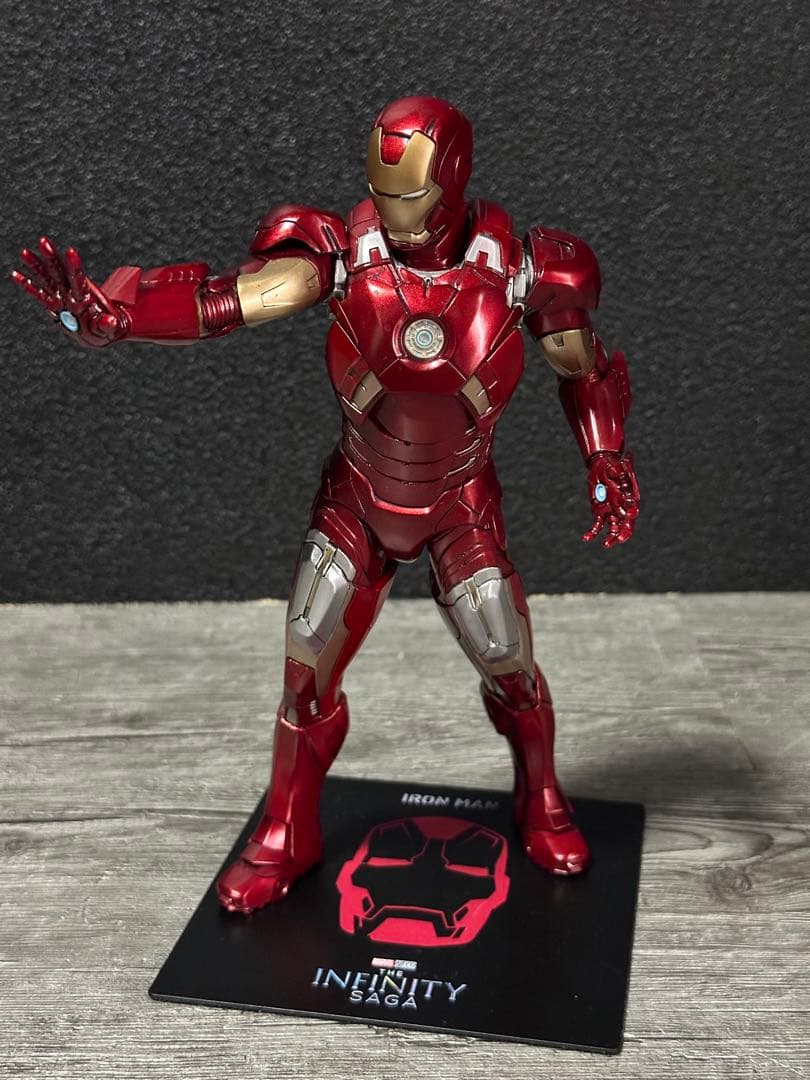 インフィニティサーガ　アイアンマン　ブラックパンサー　フィギュア