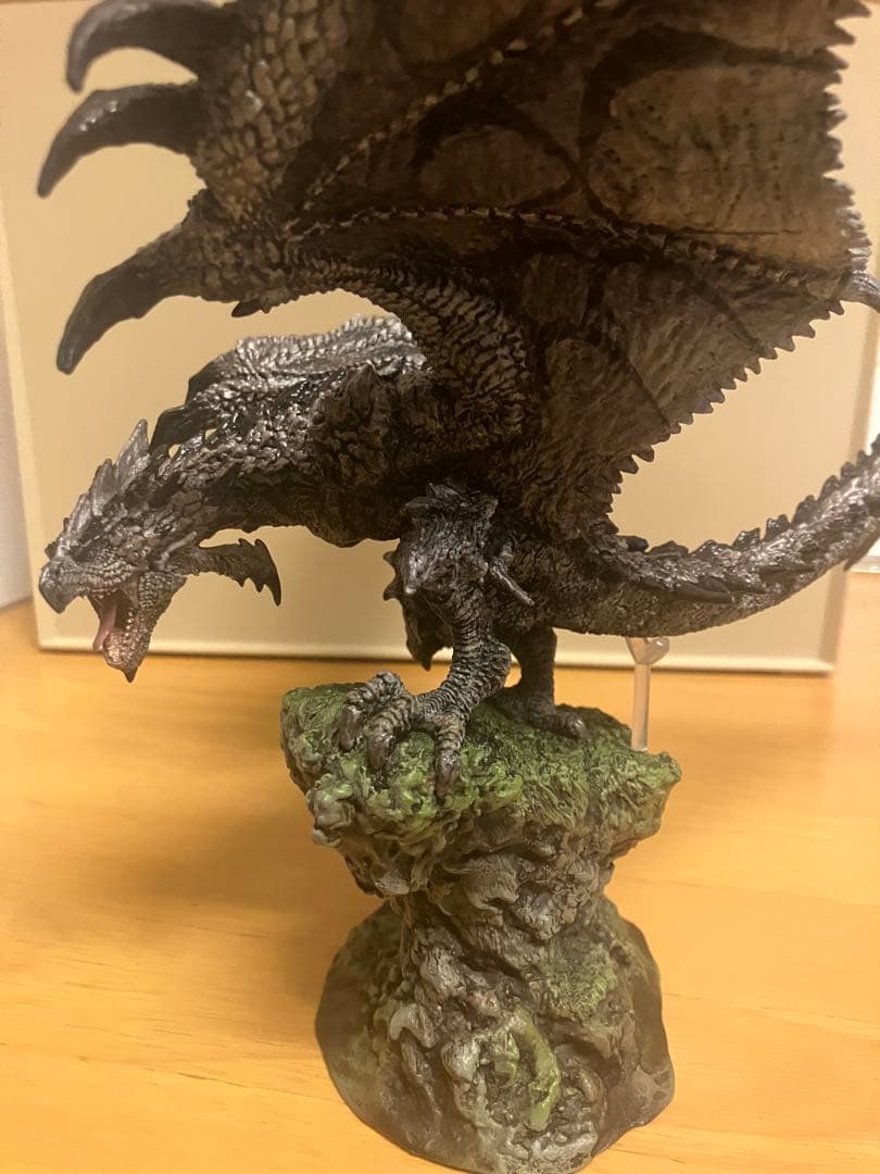 ろ*様 カプコンフィギュアビルダーズ　リオレウス希少種