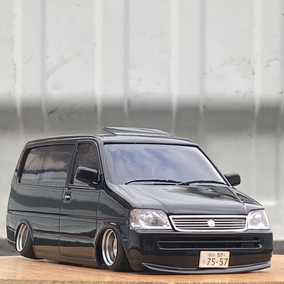 プラモデル完成品　フジミ1/24 ステップワゴン　カスタム