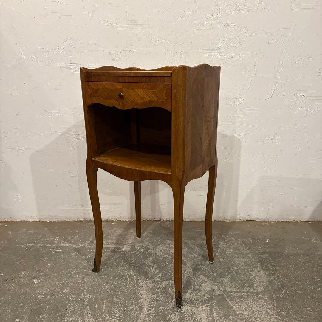 ヴィンテージ　木製サイドテーブル　引き出し／棚付き