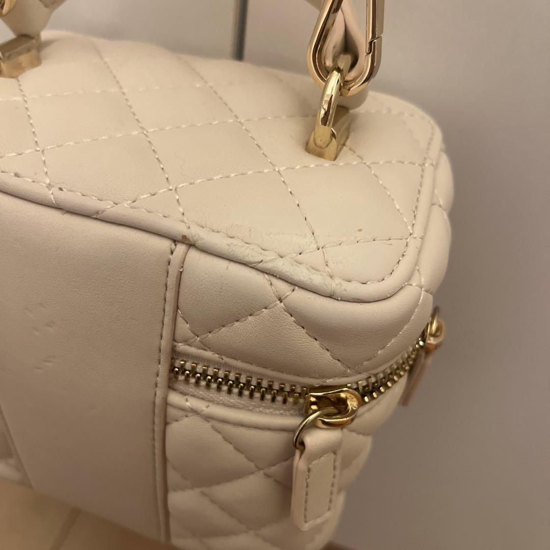 Darich キルティング バニティ バッグ ホワイト　ゴールドパーツ