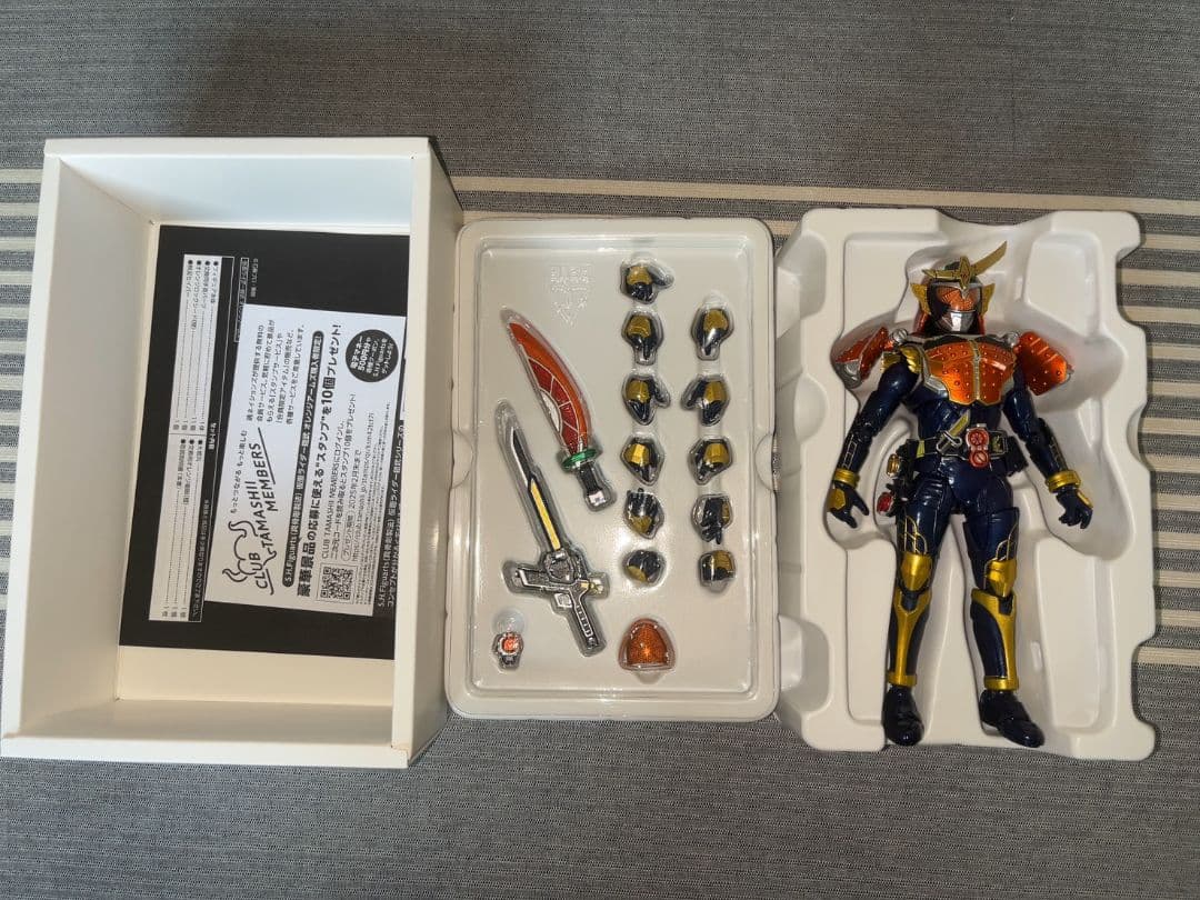 S.H.Figuarts 真骨彫製法　仮面ライダー 鎧武