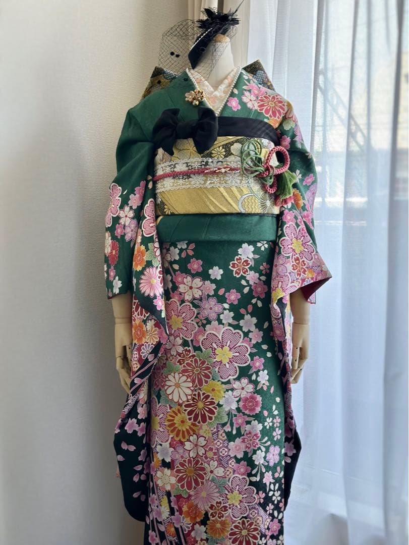 美しい緑色の振袖 着物