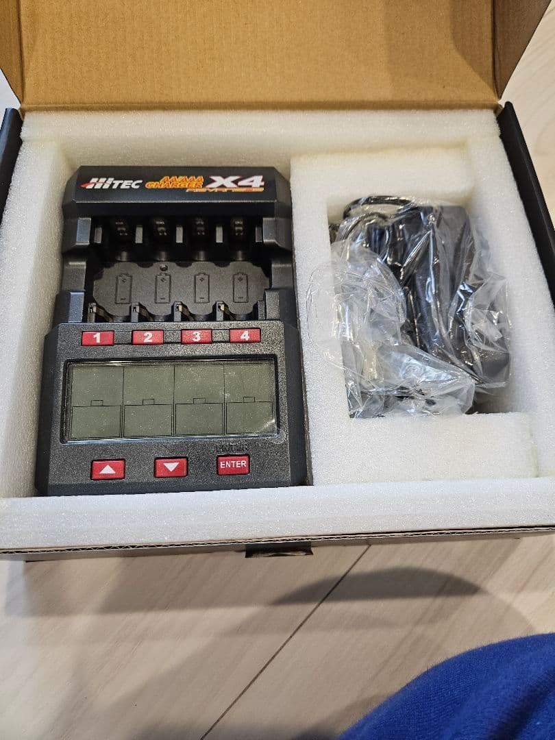 ハイテック X4 アドバンス 充電器 電池おまけ