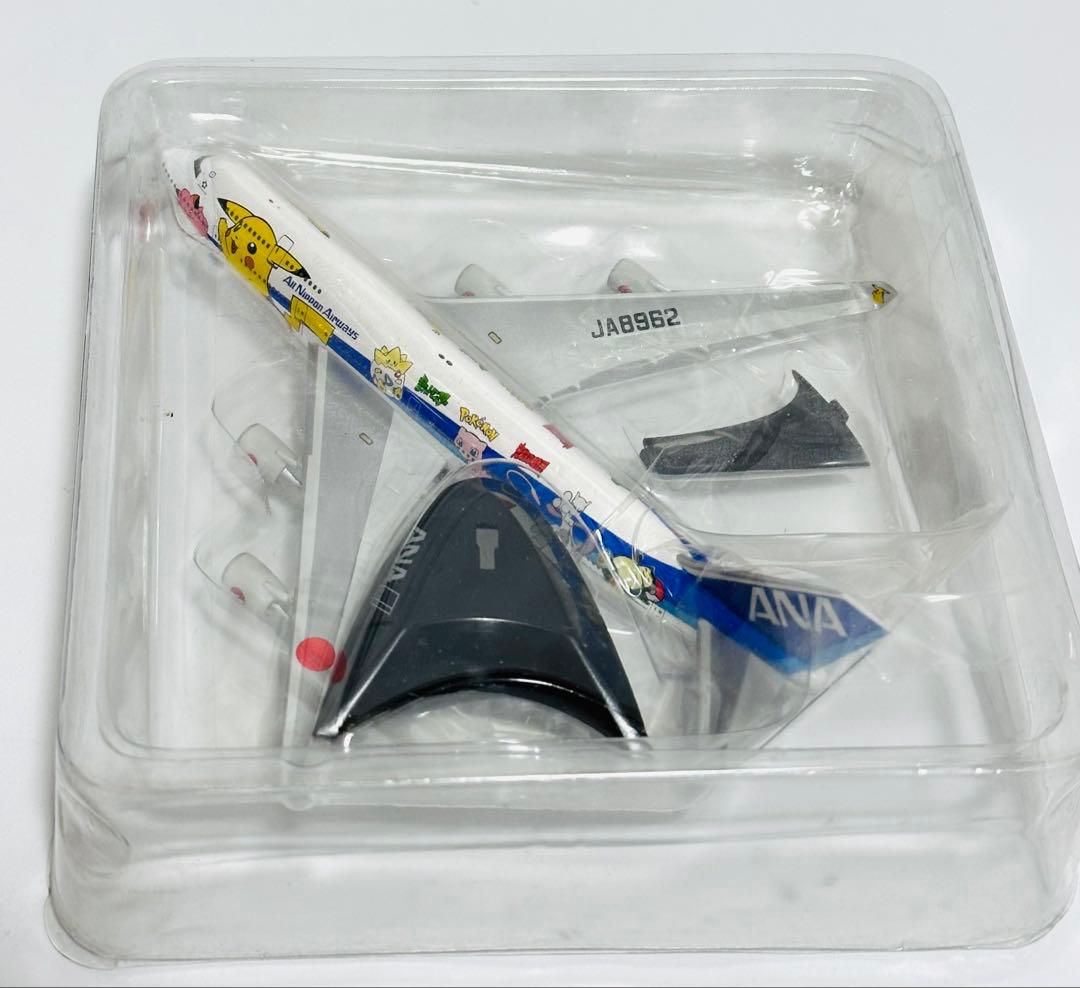 全日空商事 ANAポケモンジェット B747-400 NH50008