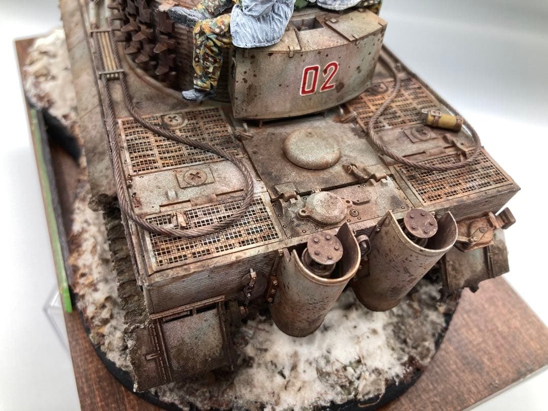 戦車模型完成品 1/35 ティーガー1後期型ヴィネット作品 全塗装済み完成品