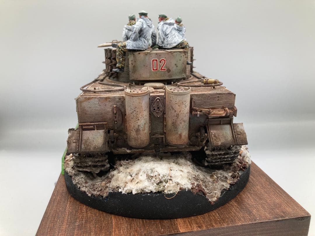 戦車模型完成品 1/35 ティーガー1後期型ヴィネット作品 全塗装済み完成品