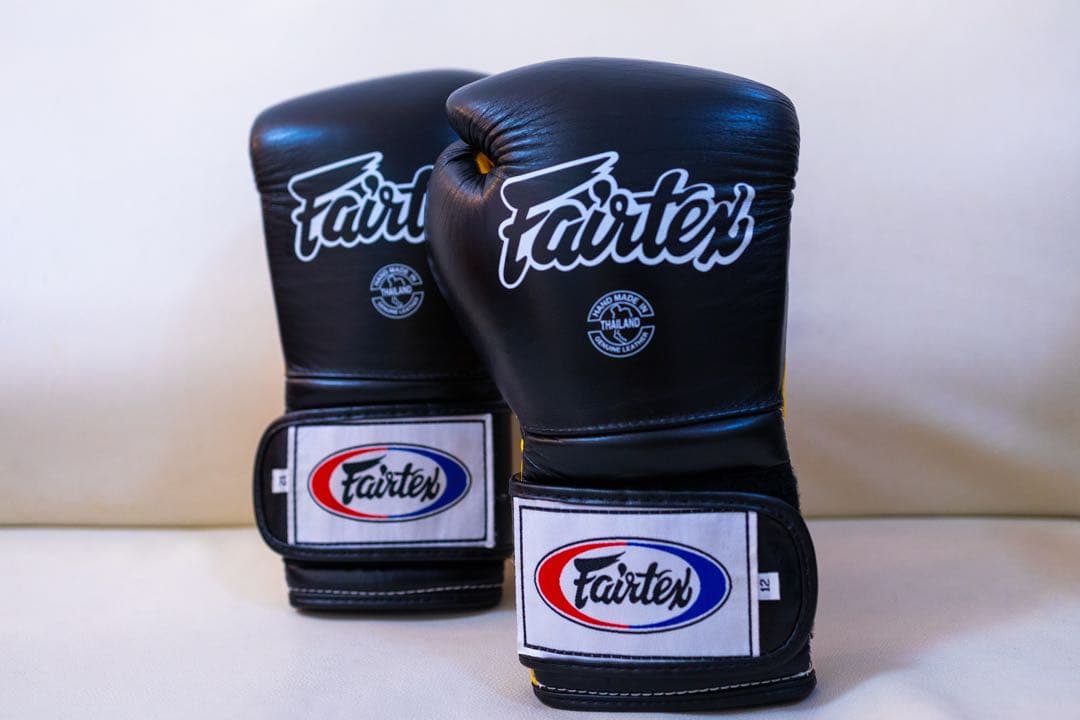 【美品】Fairtex ボクシンググローブ 12オンス