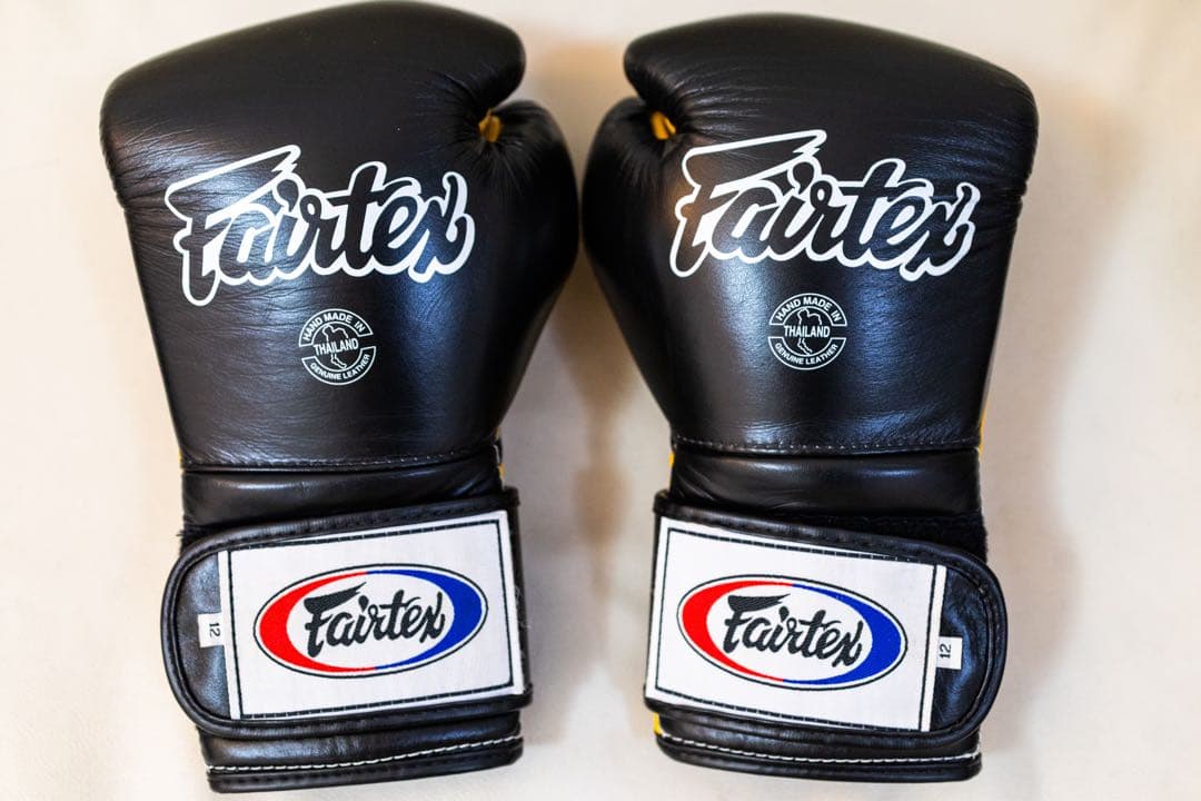 【美品】Fairtex ボクシンググローブ 12オンス