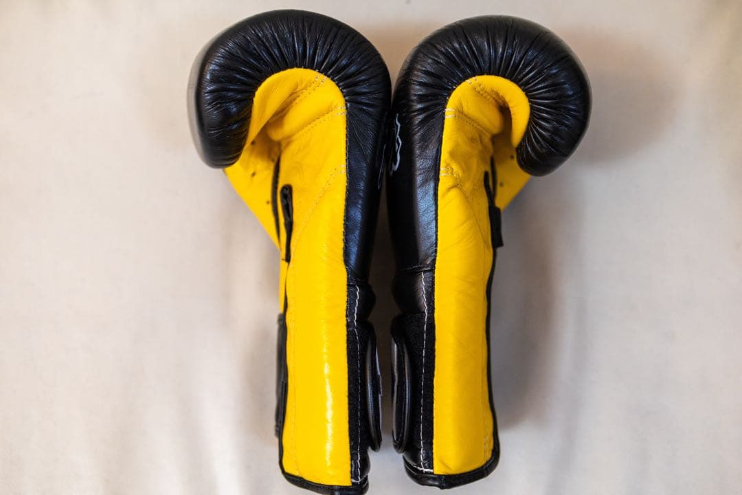 【美品】Fairtex ボクシンググローブ 12オンス