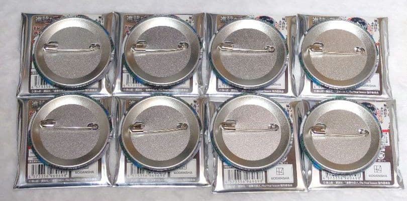 進撃の巨人　WITSTUDIO　ホログラム缶バッジ　リヴァイ　8個セット！