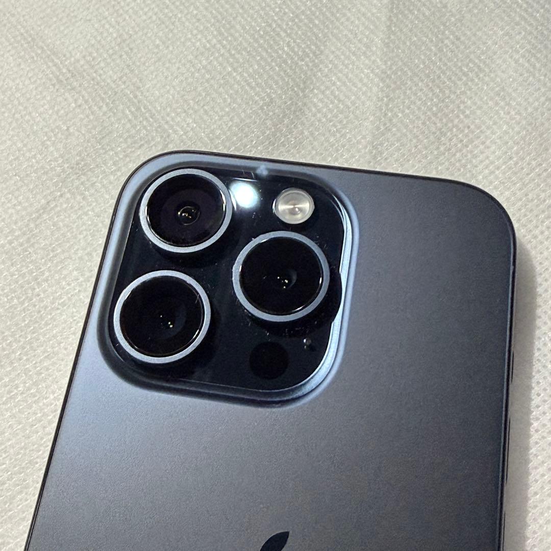 美品　iPhone15 pro ブルーチタニウム simフリー　256GB