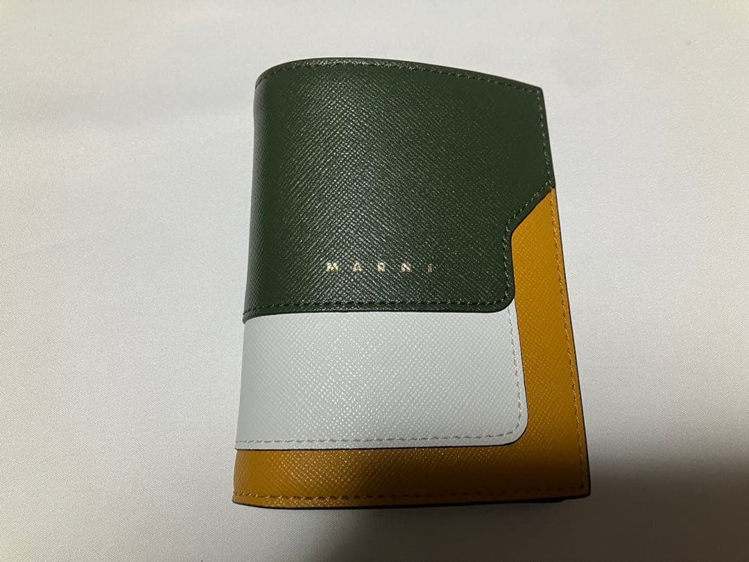 MARNI 二つ折り財布 パンプキン