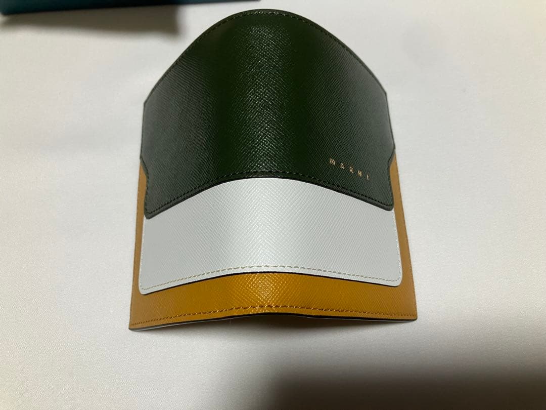 MARNI 二つ折り財布 パンプキン
