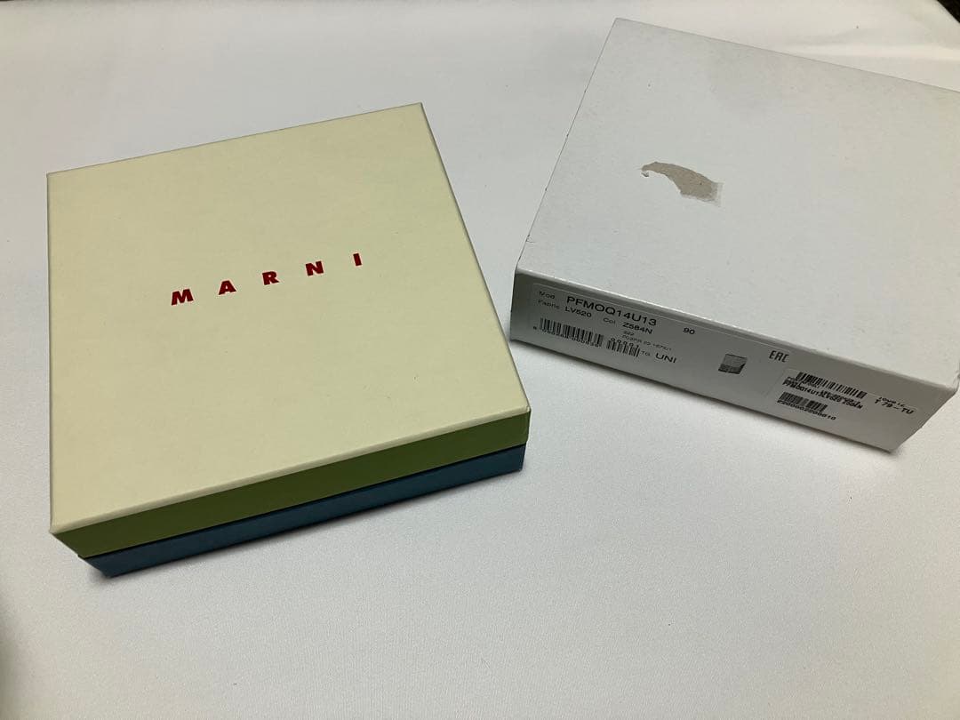 MARNI 二つ折り財布 パンプキン