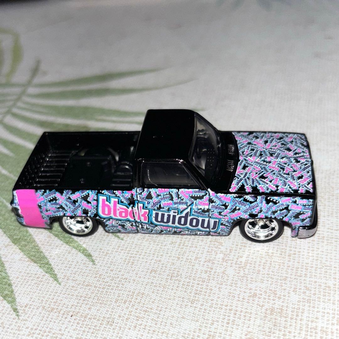 ミニカー Hotwheels 83 Chevy Silverado