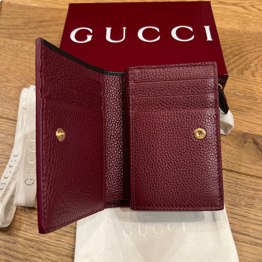 GUCCI 二つ折り財布 黒とボルドー　秋冬限定カラー