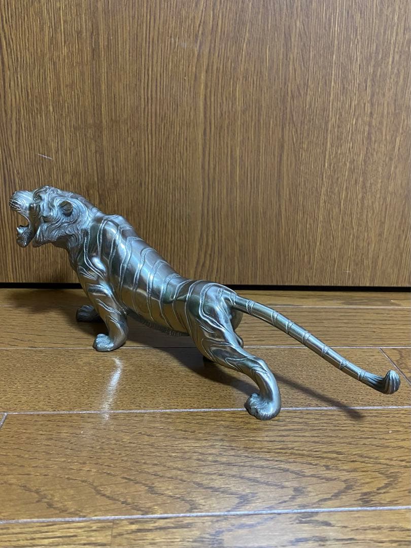 【骨董品】白銅製 村田宏作 虎 置物 飾り物 トラ 寅 とら 金属工芸 彫刻
