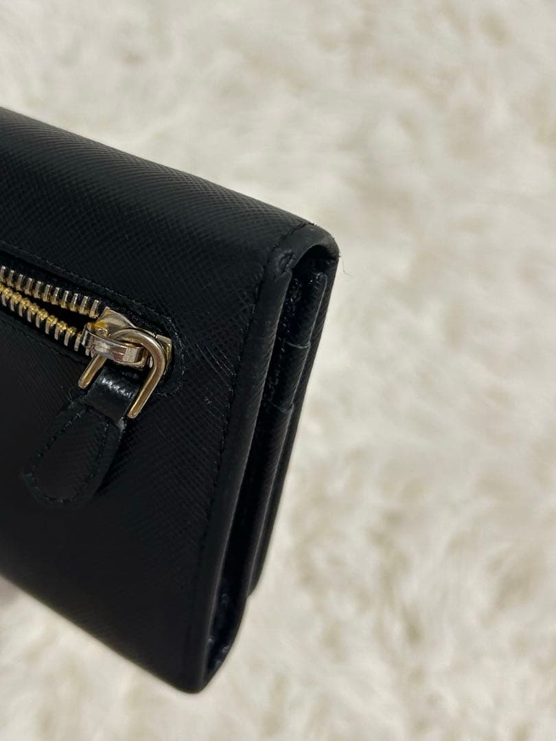 PRADA/プラダ　2つ折り長財布　サフィアーノ　レザー ブラック