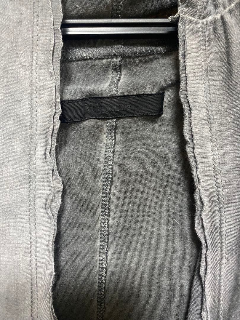 MA_JULIUS グレー ドレープネック ノースリーブトップス