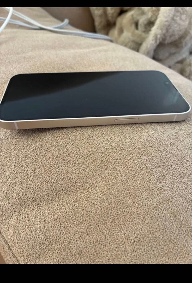 Apple iPhone 13 スターライト