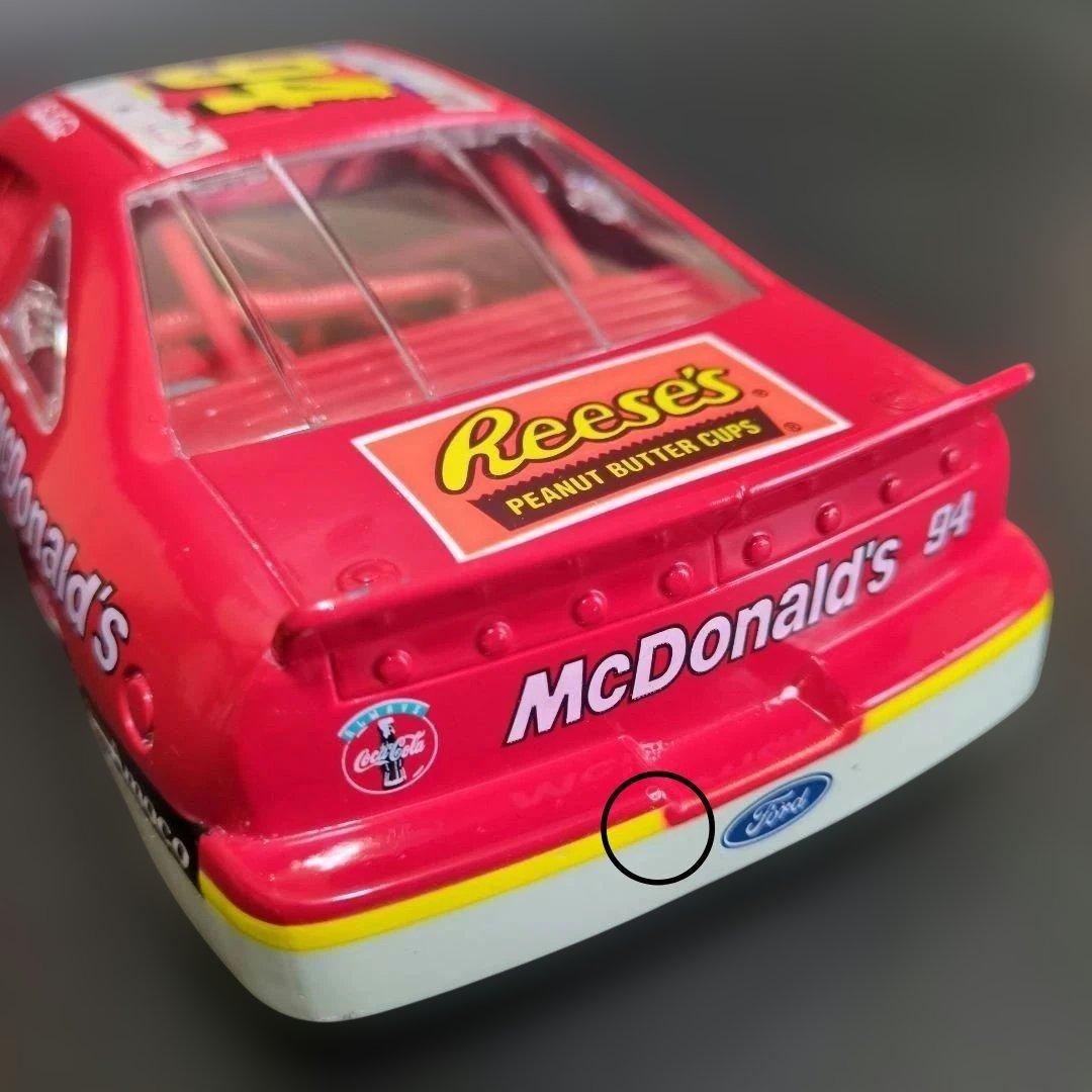 1/18ミニカー　 NASCAR FORD THUNDERBIRD#94