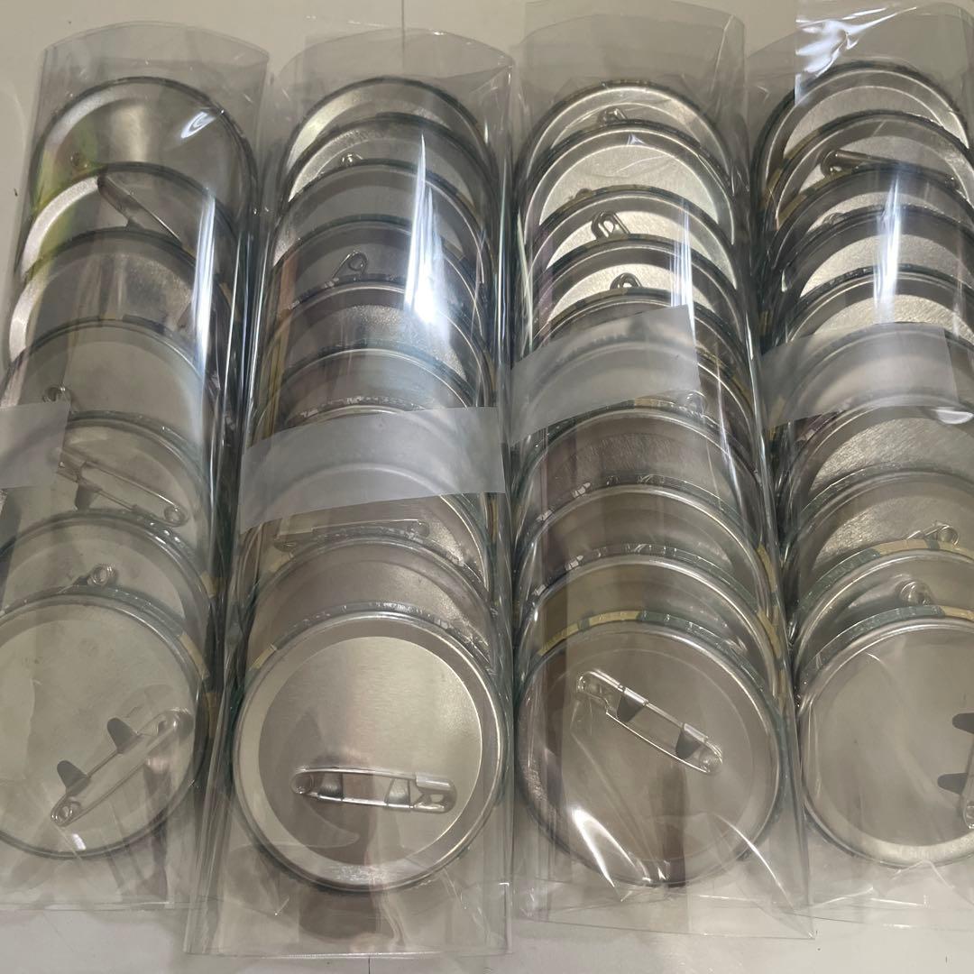 H42.うらたぬき たぬわん Unlimited 缶バッジ 等身 2019