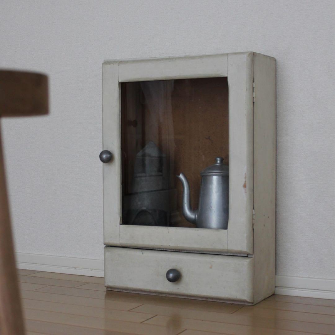 Frenchアンティーク ガラスキャビネット ファイアンスフィーヌ クレイユ