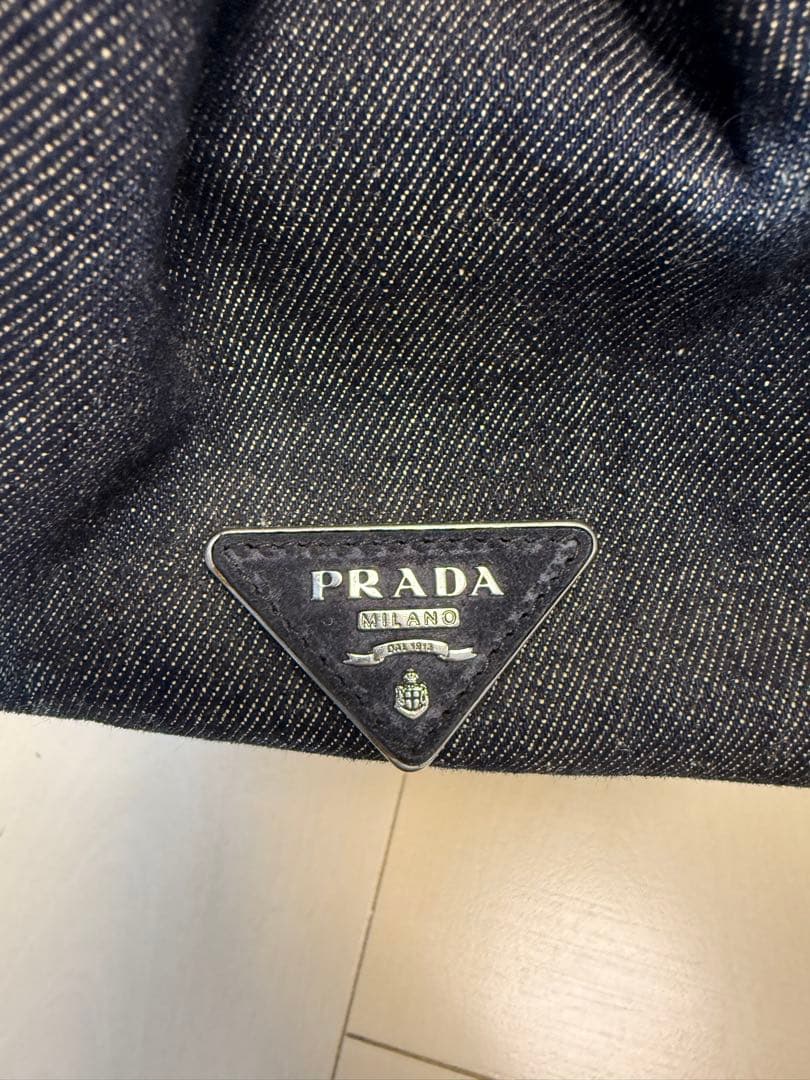 PRADA スタッズ装飾 ハンドバッグ 中型