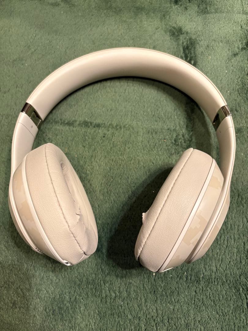 Beats ワイヤレスヘッドホン ベージュ