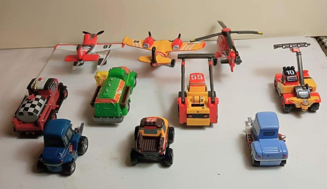 トミカディズニープレーンズ10台