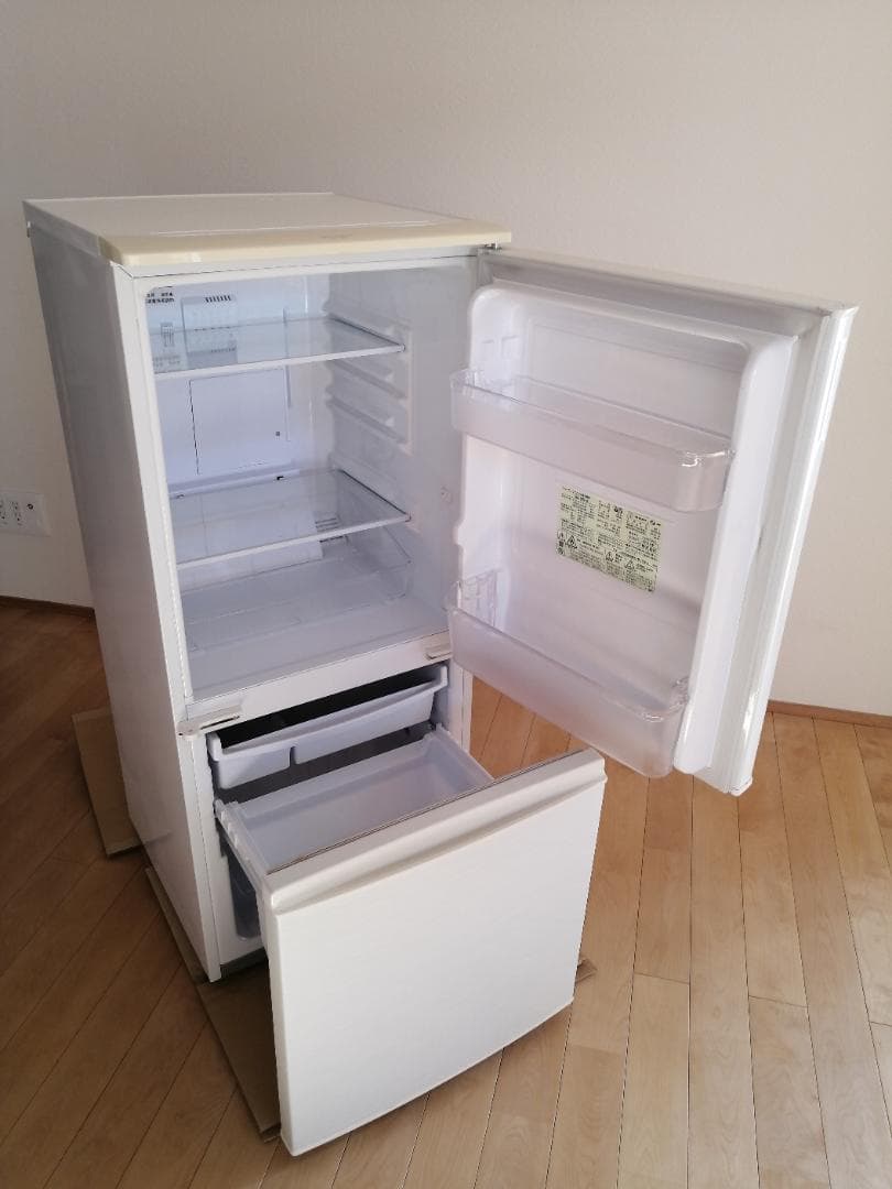 シャープ ノンフロン冷凍冷蔵庫 SJ-14X-W 137L, 2013年製