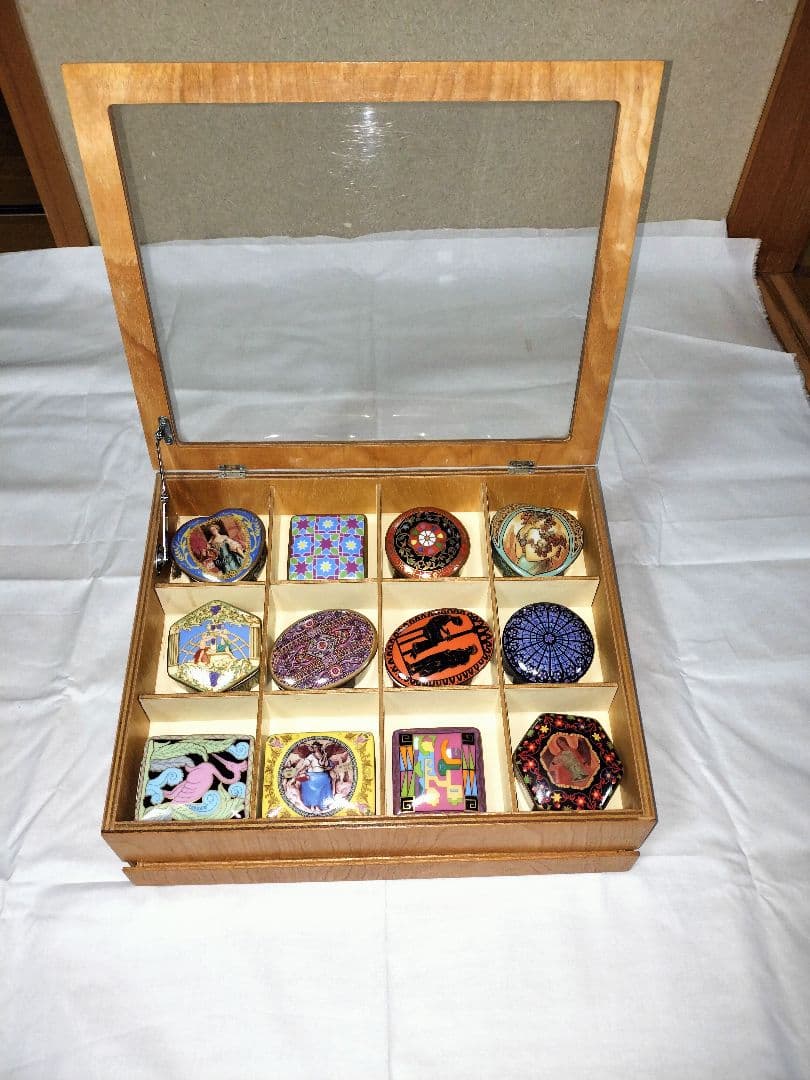 NHK世界の魅惑の名曲　陶器オルゴールセット 12個収納 木製ケース付き