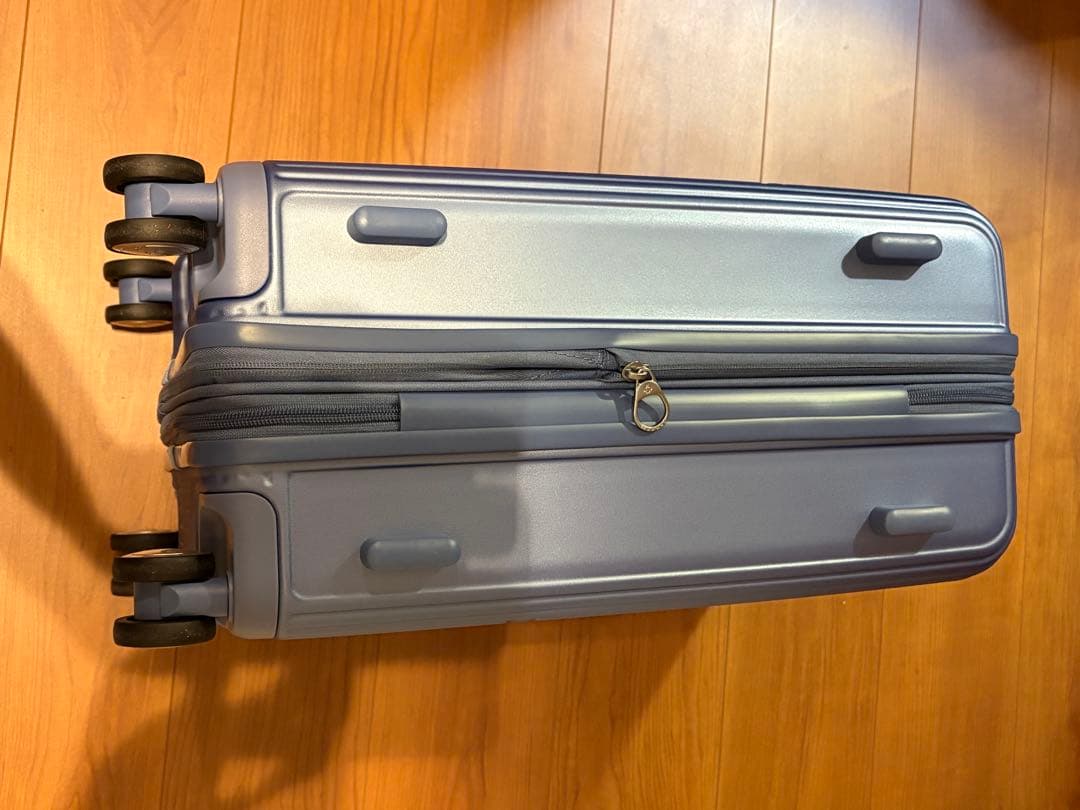 機内持ち込み可　〜3泊用　サムソナイト　キャリーケース　AZIO SPINNER