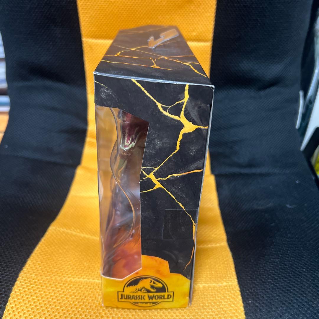 マテル　ジュラシックワールド　ヴェロキラプトルアンバーコレクション エコー