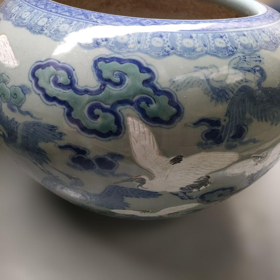 青白い雲模様の陶器火鉢　白鳥　丹頂鶴