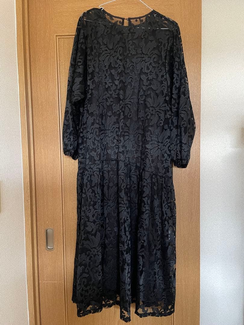 ブラックレースロングドレス