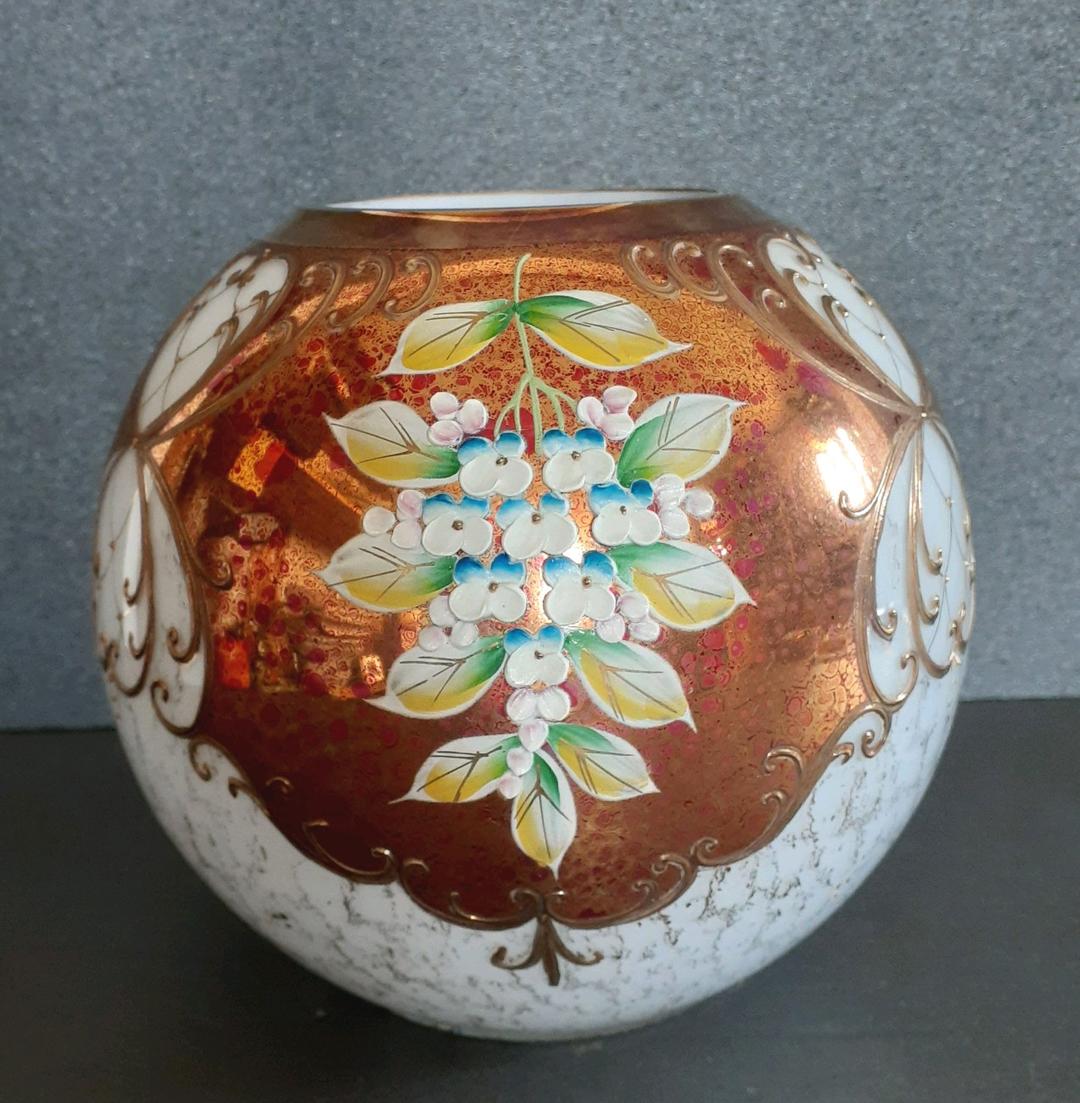 BOHEMIA GLASS　ボヘミアガラス　盛金彩　陽刻藤の花図　花瓶　オブジェ