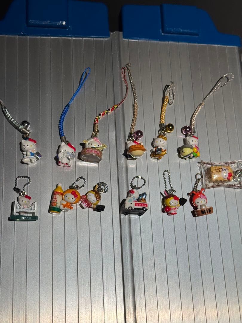 ハローキティ キーホルダー /根付　レア貴重品 ご当地/入手困難　廃盤　143個