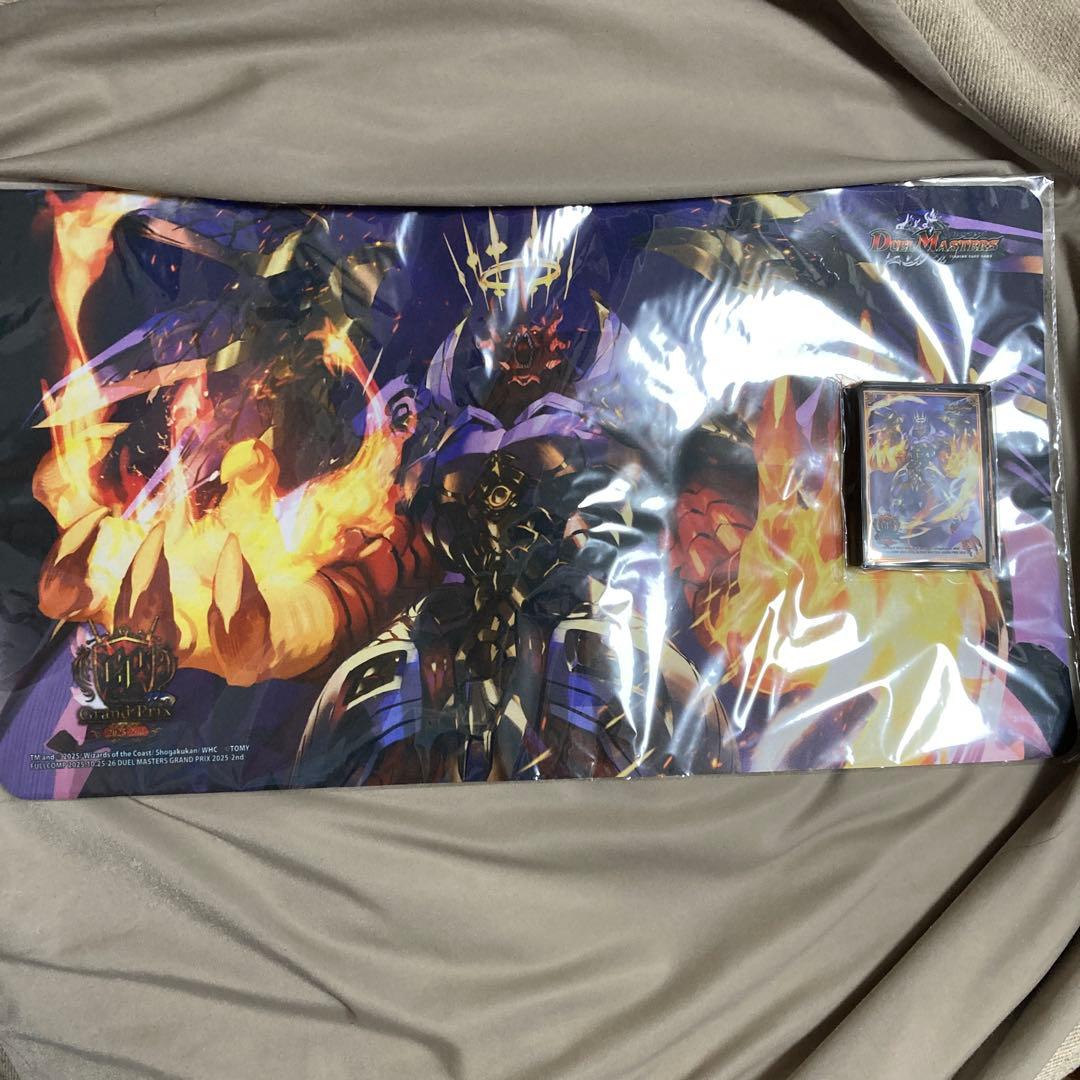 ボルシャックドリームドラゴン　プレイマットとスリーブ