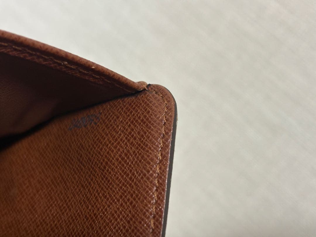 正規品 ルイヴィトン モノグラム 二つ折り財布 使用感あり 箱付