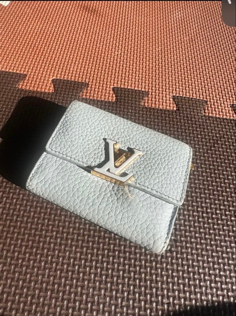 ルイヴィトン　折りたたみ財布