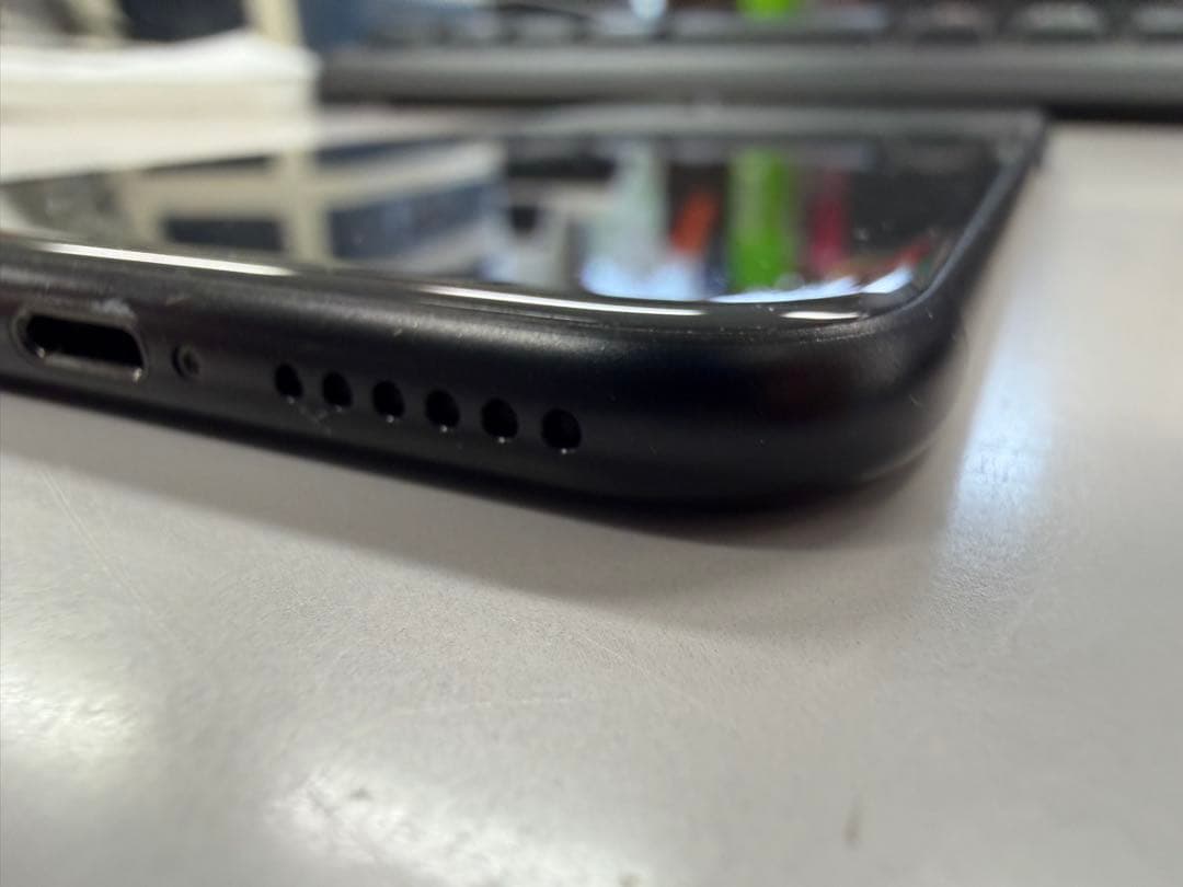 Apple iPhone SE 第2世代 本体 ブラックSIMフリー 状態良