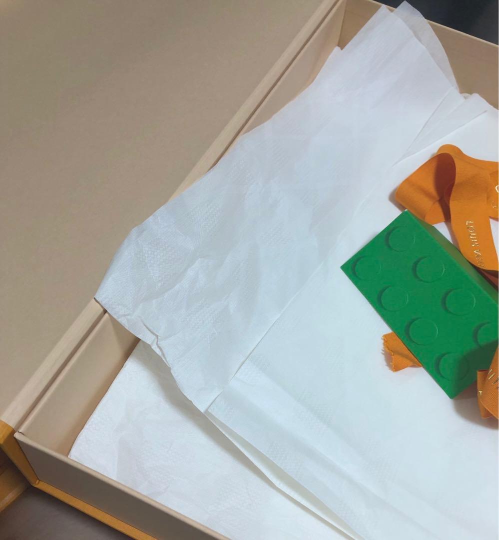 最終価格　ルイヴィトン　Tシャツ等衣類、マフラー等空箱　薄型タイプ16箱